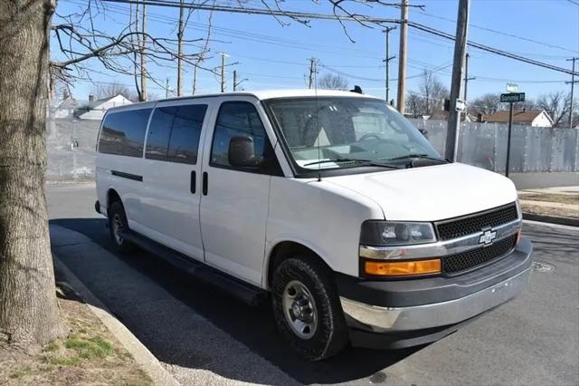 2023 Chevrolet Express Passenger RWD 3500 Extended Wheelbase LT