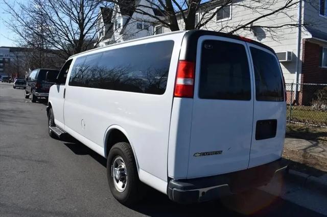 2023 Chevrolet Express Passenger RWD 3500 Extended Wheelbase LT