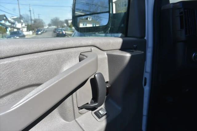 2023 Chevrolet Express Passenger RWD 3500 Extended Wheelbase LT
