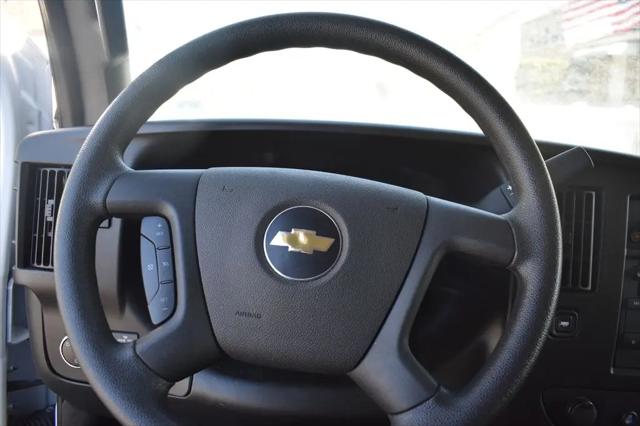 2023 Chevrolet Express Passenger RWD 3500 Extended Wheelbase LT