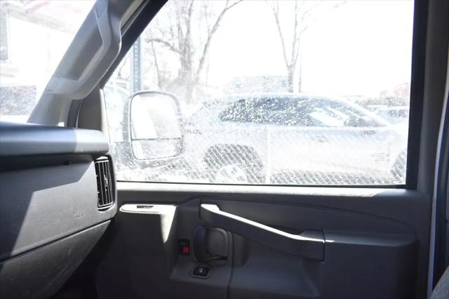 2023 Chevrolet Express Passenger RWD 3500 Extended Wheelbase LT