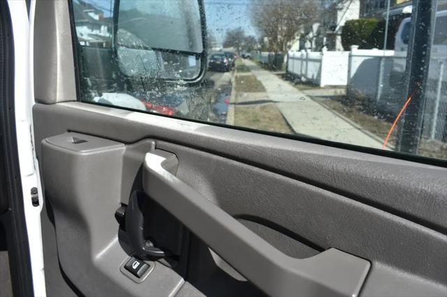 2023 Chevrolet Express Passenger RWD 3500 Extended Wheelbase LT