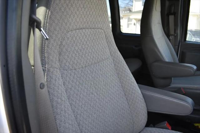 2023 Chevrolet Express Passenger RWD 3500 Extended Wheelbase LT
