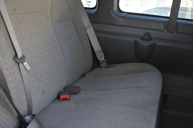 2023 Chevrolet Express Passenger RWD 3500 Extended Wheelbase LT