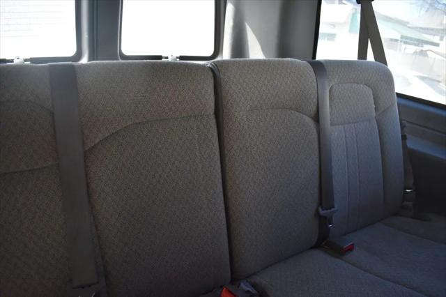 2023 Chevrolet Express Passenger RWD 3500 Extended Wheelbase LT