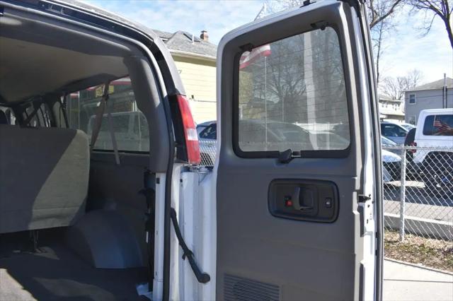 2023 Chevrolet Express Passenger RWD 3500 Extended Wheelbase LT