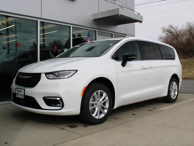 2026 Chrysler Pacifica Select AWD