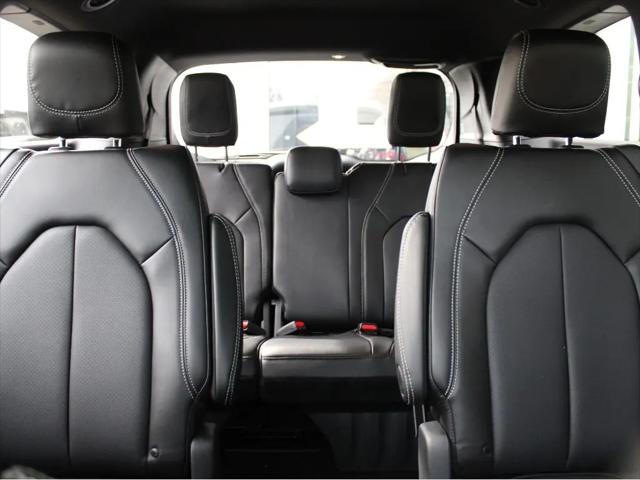 2026 Chrysler Pacifica Select AWD