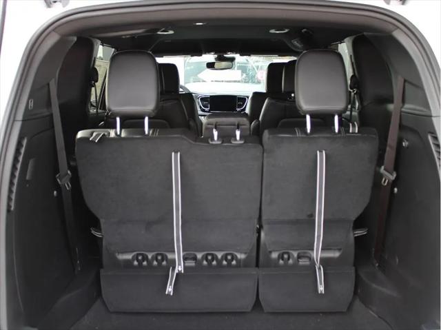 2026 Chrysler Pacifica Select AWD