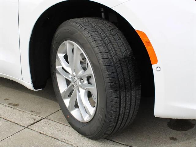 2026 Chrysler Pacifica Select AWD