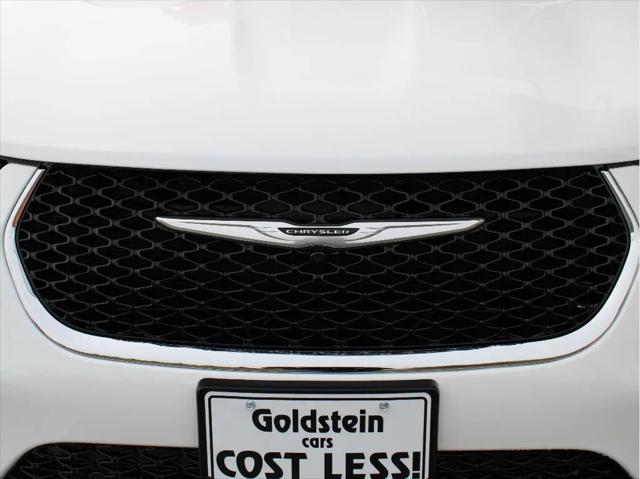 2026 Chrysler Pacifica Select AWD