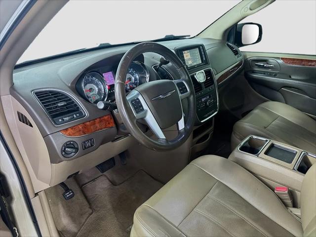2012 Chrysler Town & Country Touring