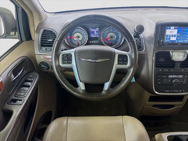 2012 Chrysler Town & Country Touring