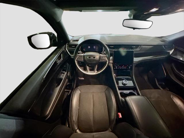 2022 Jeep Grand Cherokee L Altitude 4x2