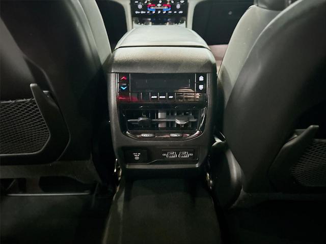 2022 Jeep Grand Cherokee L Altitude 4x2