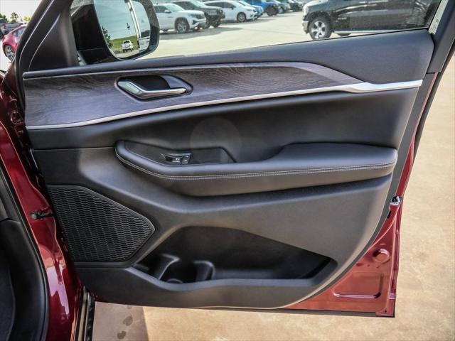 2026 Jeep Grand Cherokee L Altitude 4x4