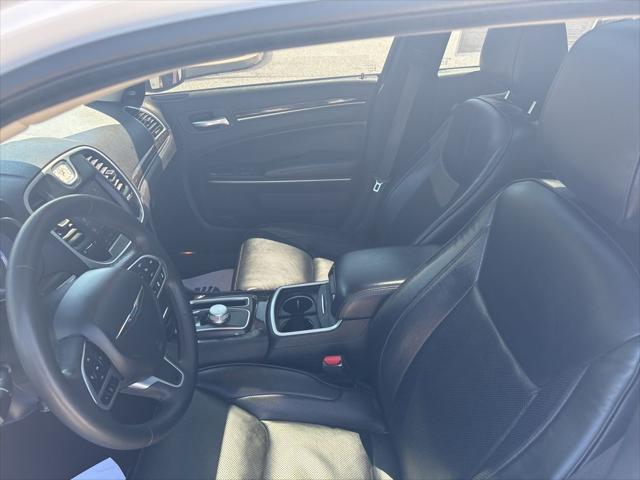 2022 Chrysler 300 Touring L