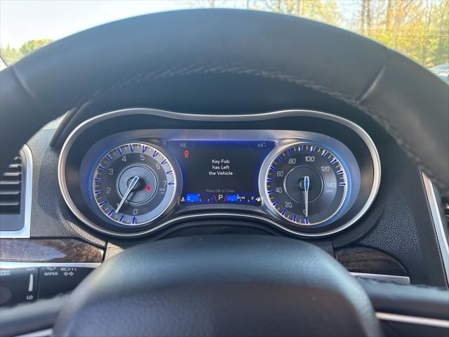 2022 Chrysler 300 Touring L