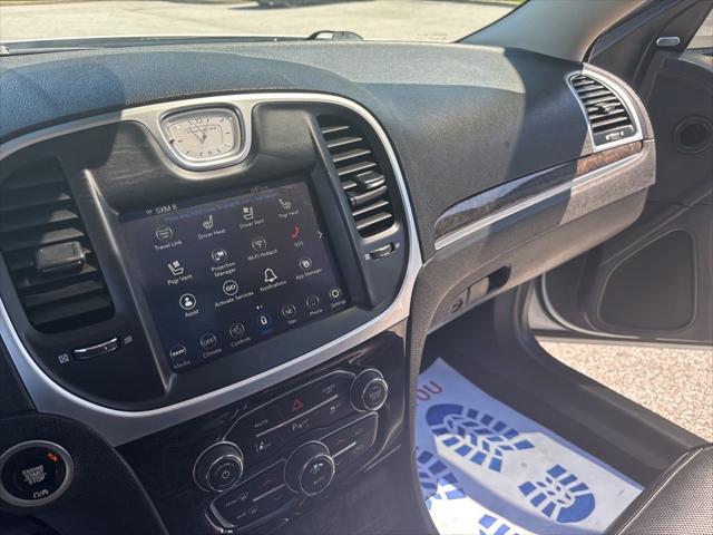 2022 Chrysler 300 Touring L