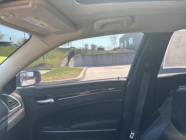 2022 Chrysler 300 Touring L