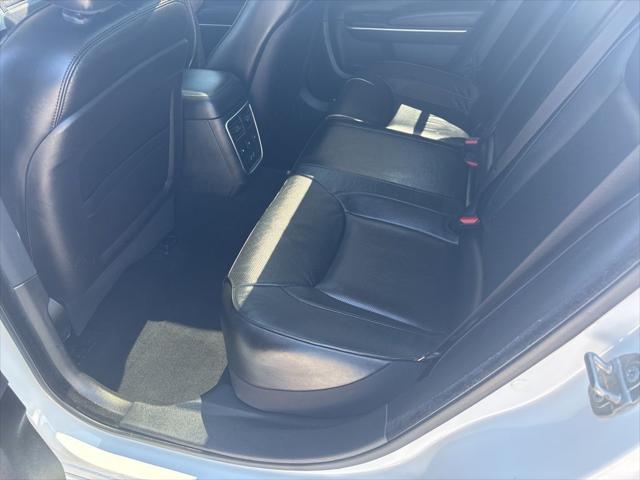 2022 Chrysler 300 Touring L