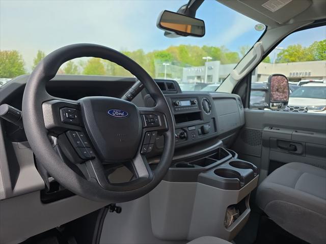 2027 Ford E-Series Cutaway Base