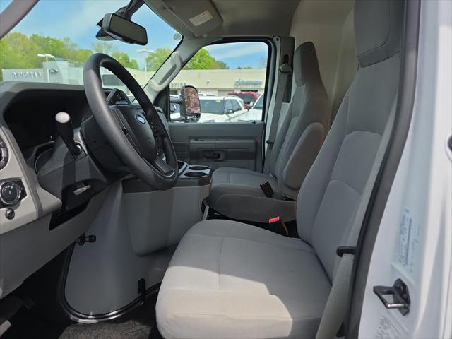 2027 Ford E-Series Cutaway Base