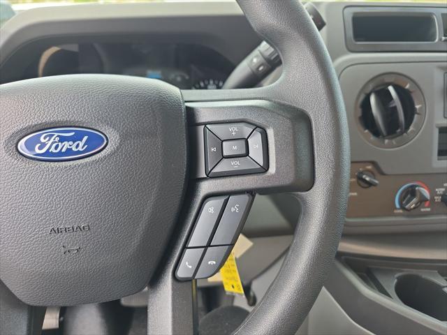 2027 Ford E-Series Cutaway Base