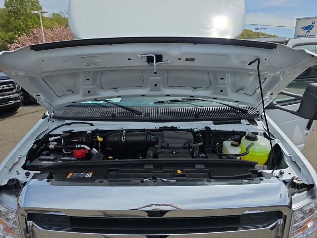 2027 Ford E-Series Cutaway Base