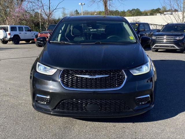 2024 Chrysler Pacifica Hybrid Select