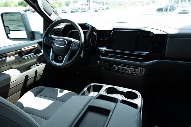 2026 GMC Sierra 2500HD Crew Cab, Standard Bed, SLE, 4WD