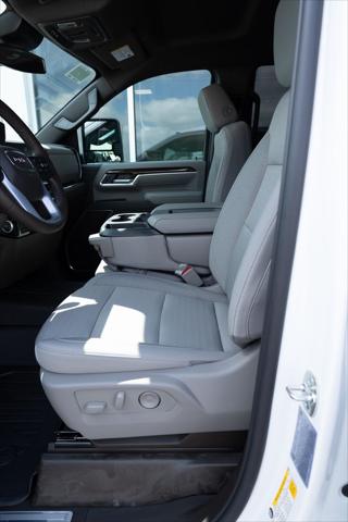 2026 GMC Sierra 2500HD Crew Cab, Standard Bed, SLE, 4WD