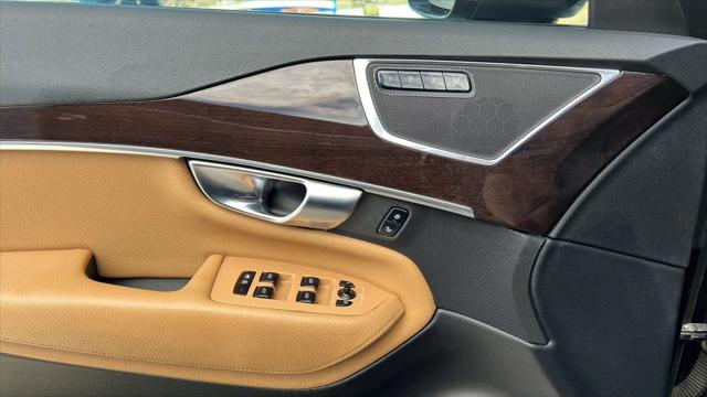 2019 Volvo XC90 T6 Momentum