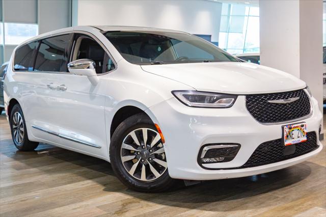 2022 Chrysler Pacifica Hybrid Limited for sale in Honolulu, HI