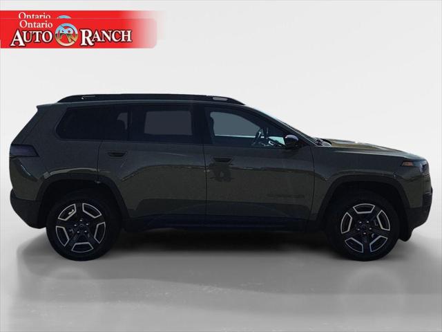 2026 Jeep Cherokee Laredo 4x4
