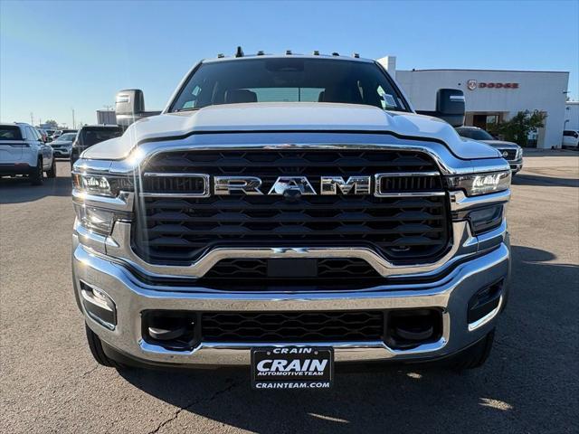 2026 RAM 5500 Chassis RAM 5500 TRADESMAN CHASSIS CREW CAB 4X4 84 CA