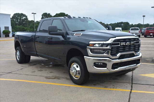 2026 RAM Ram 3500 RAM 3500 TRADESMAN CREW CAB 4X4 8 BOX