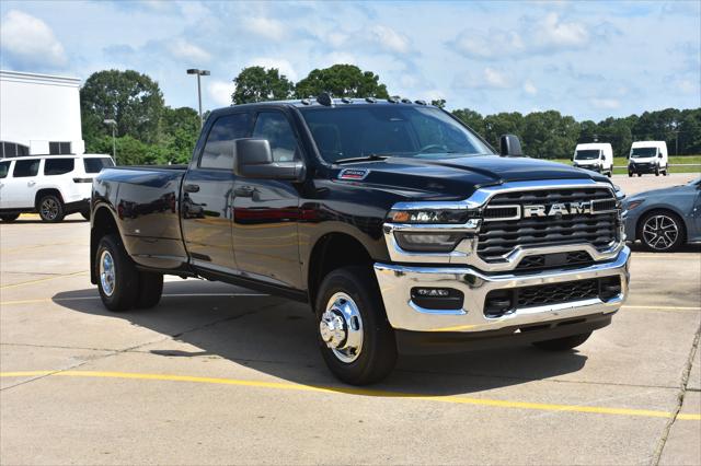 2026 RAM Ram 3500 RAM 3500 TRADESMAN CREW CAB 4X4 8 BOX