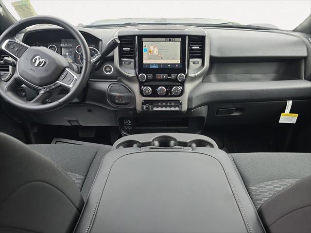 2026 RAM Ram 2500 RAM 2500 BLACK EXPRESS CREW CAB 4X4 8 BOX