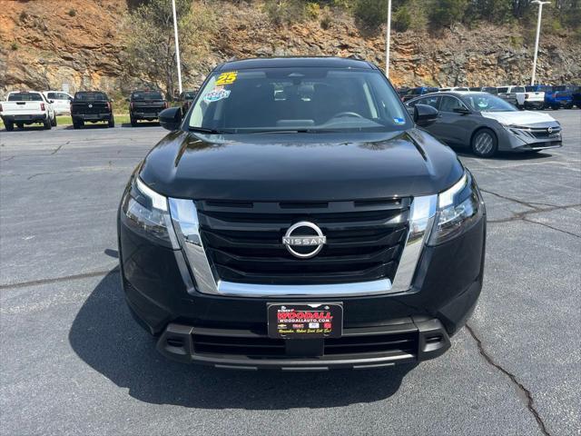 2025 Nissan Pathfinder SV 4WD