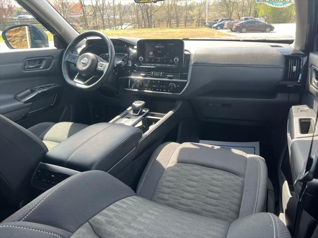 2025 Nissan Pathfinder SV 4WD
