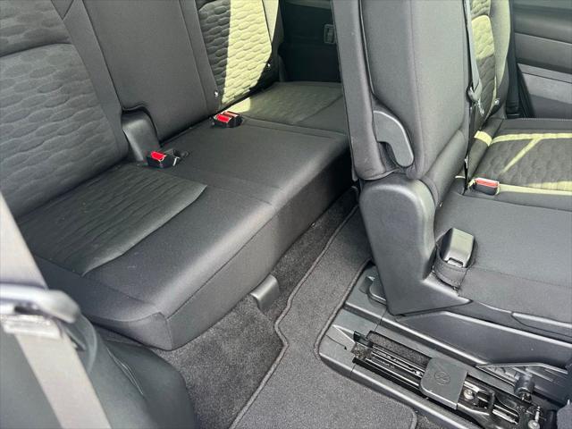 2025 Nissan Pathfinder SV 4WD