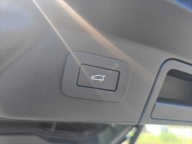 2026 Land Rover Range Rover Velar P400 Dynamic SE