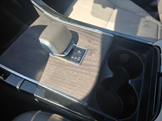 2026 Land Rover Range Rover Velar P400 Dynamic SE