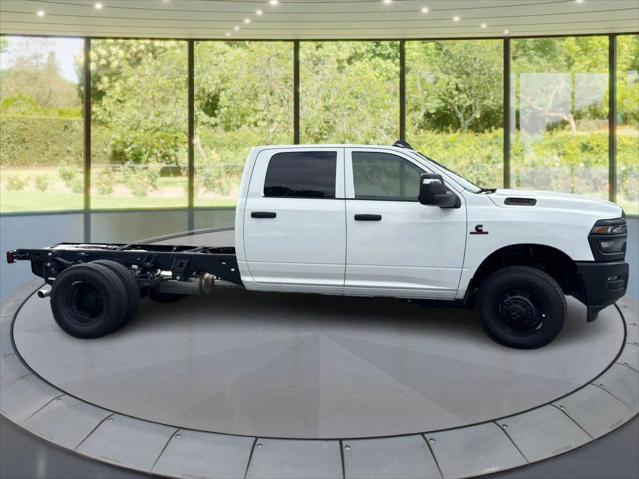 2026 RAM 3500 Chassis RAM 3500 TRADESMAN CREW CAB CHASSIS 4X4 60 CA