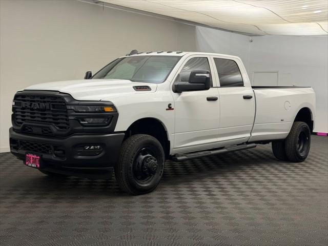 2026 RAM Ram 3500 RAM 3500 TRADESMAN CREW CAB 4X4 8 BOX