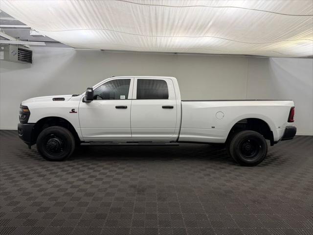 2026 RAM Ram 3500 RAM 3500 TRADESMAN CREW CAB 4X4 8 BOX