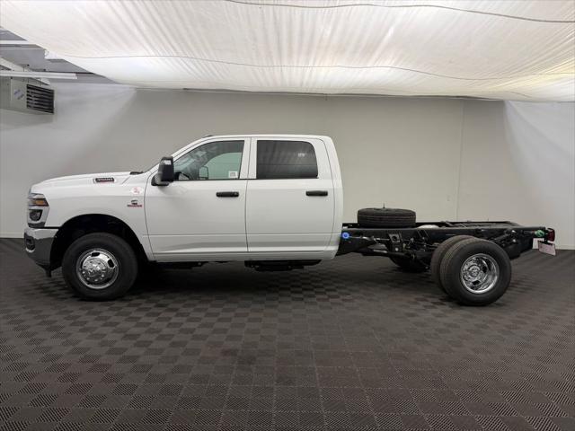 2026 RAM Ram 3500 Chassis Cab RAM 3500 TRADESMAN CREW CAB CHASSIS 4X4 60 CA