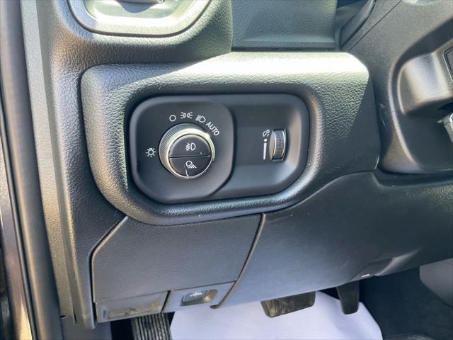 2026 Ram 2500 Black Express Crew Cab 4x4 6'4" Box