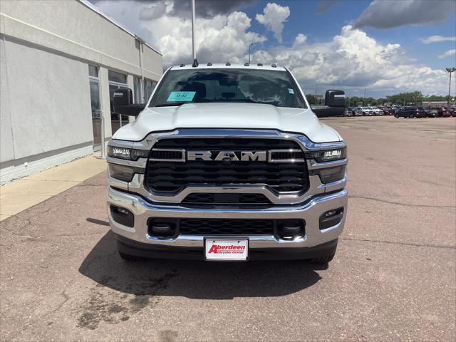 2026 RAM 3500 Chassis RAM 3500 TRADESMAN CREW CAB CHASSIS 4X4 60 CA